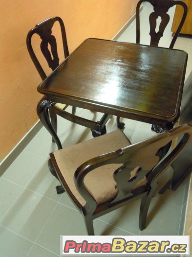 Stůl + 3 ks židlí