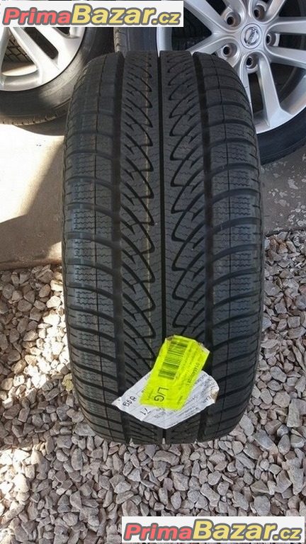 1xnova pneu Goodyear UltraGrip 8 225/40 r18 92V dot2013