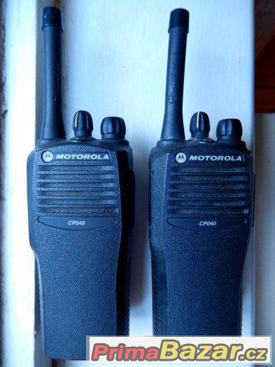 vysilacka-radiostanice-motorola-cp040-uhf