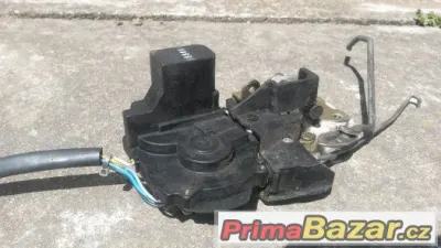zamek dveří z Honda Accord 5g