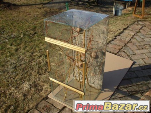 terarium-pro-chameleony-96x44x44cm-nove-neposkoze