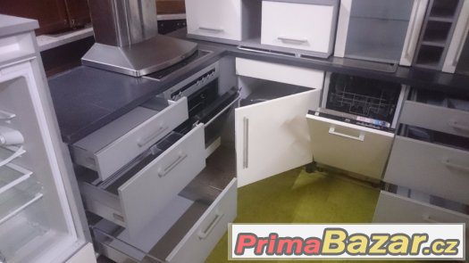 moderní kuchynská linka se všemi spotřebiči - REZERVACE moderní kuchynská linka se všemi spotřebiči - REZERVACE