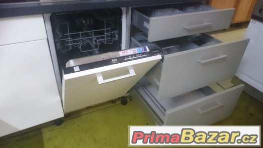 moderní kuchynská linka se všemi spotřebiči - REZERVACE moderní kuchynská linka se všemi spotřebiči - REZERVACE