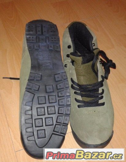 outdoorové boty Nike kotníkové vel. 44 EU