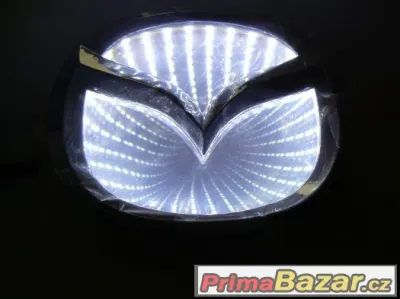 Svíticí znak Mazda 3D