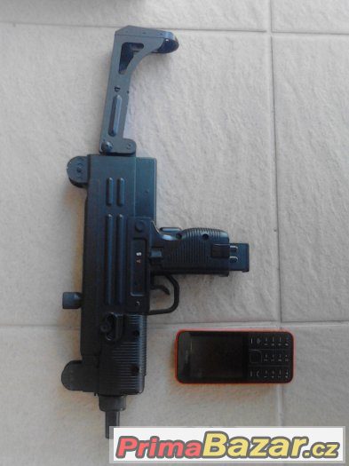 Airsoft Uzi automat