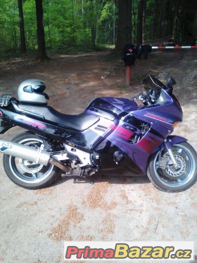 Honda CBR 1000 F SC 24. Honda CBR 1000 F SC 24.