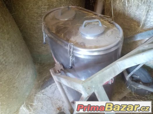 Prodám nadrž,tank,přepravnik na mléko 260L Prodám nadrž,tank,přepravnik na mléko 260L
