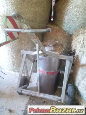 Prodám nadrž,tank,přepravnik na mléko 260L