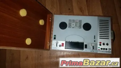 Přenosný radiomagnetofon Tesla