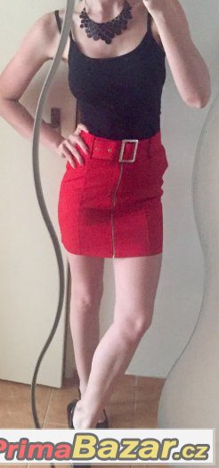 Krasna jasne cervena sukne na zip s paskem S
