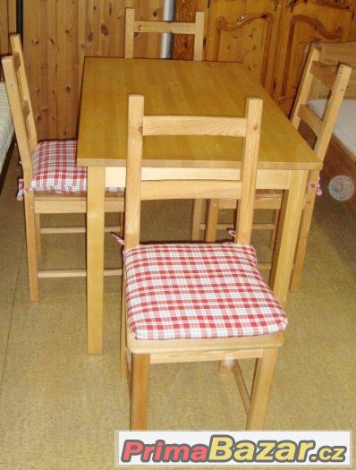 Jídelni stůl z borovice + 4 ks židle - celomasiv