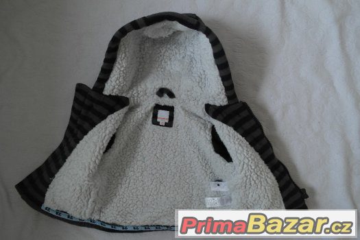 TEPLÝ KABÁTEK PRO KLUKA 3-6 MĚSÍCŮ TEPLÝ KABÁTEK PRO KLUKA 3-6 MĚSÍCŮ