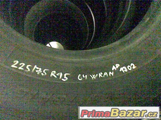 225/75 R15 univerzální GoodYear