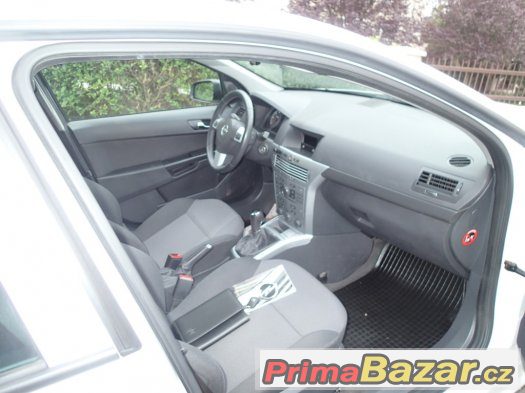 Opel Astra 1.7CDTI 81kW Koup.ČR,Servisní kniha,Tažné zařízen