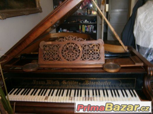 Prodám starožitný klavír