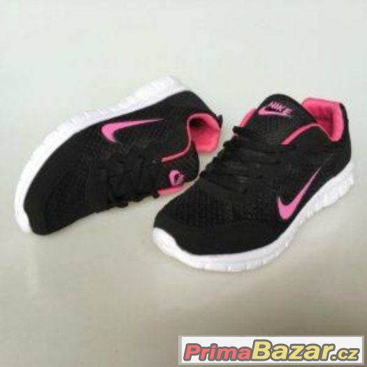 Nove boty Nike