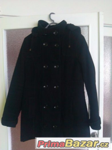 Dámský zimní kabát s odnímatelnou kapucí 42-44