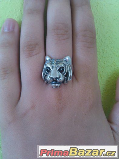 Prsten s tygří hlavou