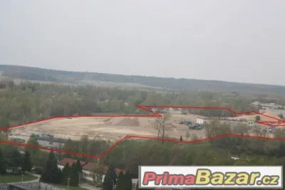 Rozlehlý pozemek v Milovicích na Labem