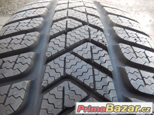 4x nové zimní Pirelli Winter 210 Sottozero 3 215/50/17 95V