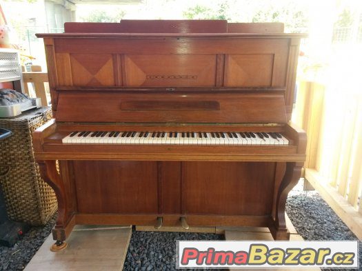 PRODÁM STARÉ PIANO