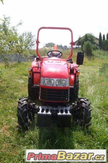 Traktor DongFeng 304G2, malotraktor výkon 30 Hp, 4x4 na SPZ