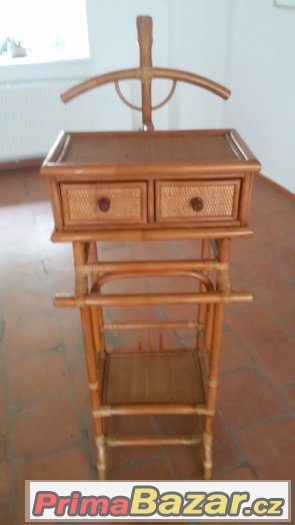 ratanovy-stolek