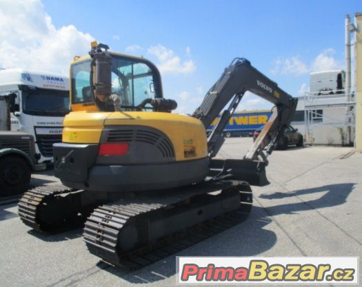 pasovy-bagr-volvo-ecr88
