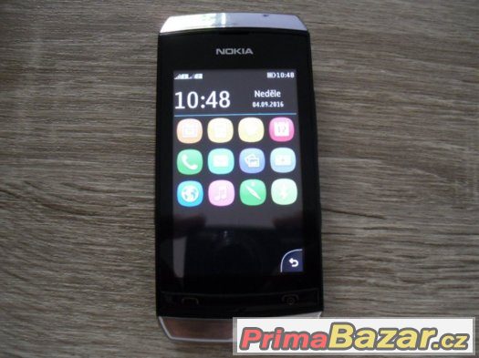 nokia-asha-305-dual-sim-slot-na-microsd-2mpx-foto-top-stav