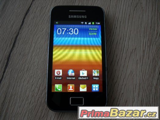 Samsung Galaxy Ace,Android,5MPx foto,slot microSD,top stav