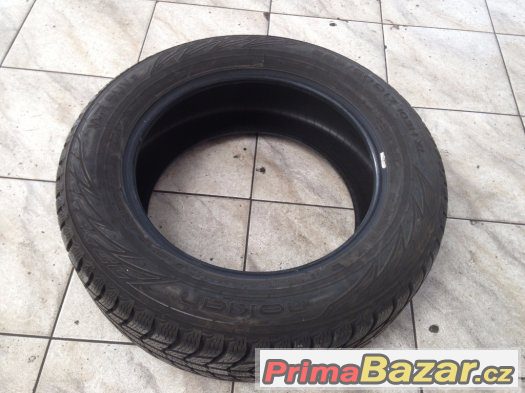 Zimní pneu Nokian WR SUV3 - 225 60 17 , skoro nové 8mm