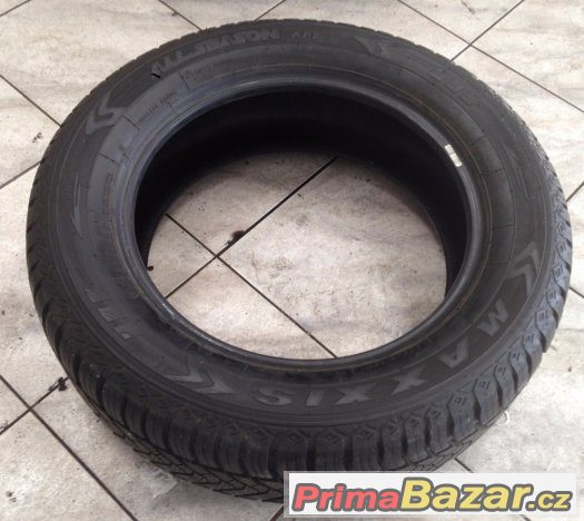 ZIMNÍ PNEU Maxxis 225/60 R17 skoro nové vzorek 9mm