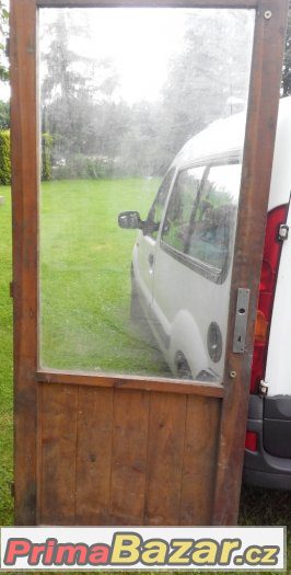 dřevěné prosklené dveře