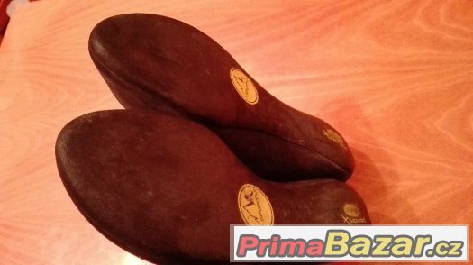 La Sportiva Nago vel. 39 a 1/2 ( UK 6 ) Lezacky La Sportiva Nago vel. 39 a 1/2 ( UK 6 ) Lezacky