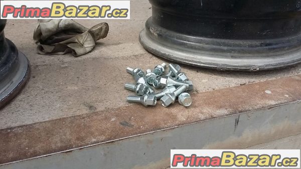 Nové, nepoužité Autec s dvoji rozteči 4x100 a 4x108 et35 Nové, nepoužité Autec s dvoji rozteči 4x100 a 4x108 et35