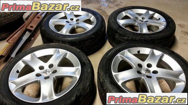 Peugeot 5x108 7jx17 et pneu pirelli 215/55 r17 94W