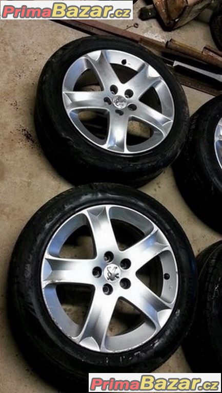 Peugeot 5x108 7jx17 et pneu pirelli 215/55 r17 94W