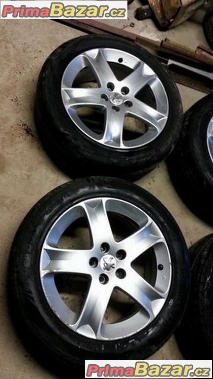 Peugeot 5x108 7jx17 et pneu pirelli 215/55 r17 94W