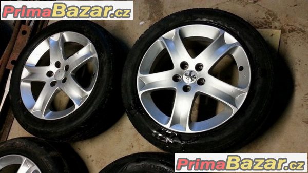 Peugeot 5x108 7jx17 et pneu pirelli 215/55 r17 94W