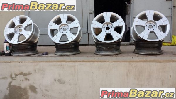 Nove  Toyota 5x114.3 8jx18 et45