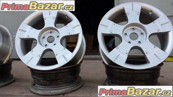 Nove  Toyota 5x114.3 8jx18 et45