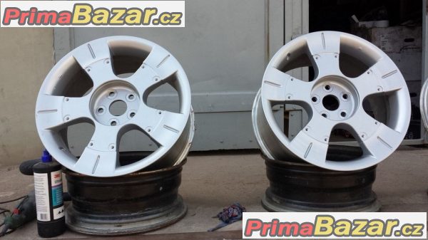 Nove  Toyota 5x114.3 8jx18 et45