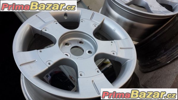 Nove  Toyota 5x114.3 8jx18 et45