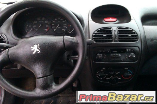 PEUGEOT 206 1,4i – fotografie 4