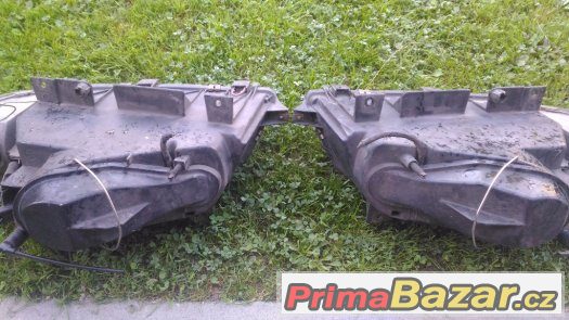 Přední světla na Peugeot 405 + blinkry Přední světla na Peugeot 405 + blinkry