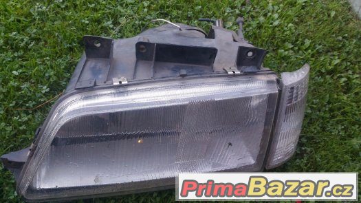 Přední světla na Peugeot 405 + blinkry Přední světla na Peugeot 405 + blinkry