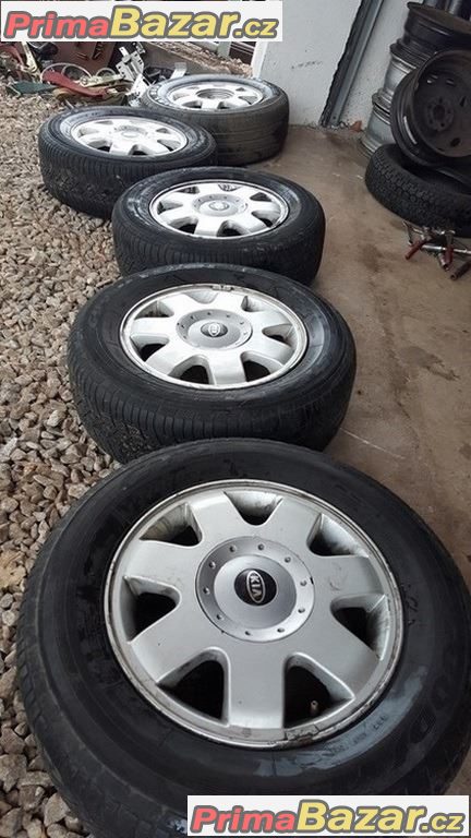 Kia 5x114.3 6jx15 et50 pneu Goodyear GT2 215/65 r15 96T