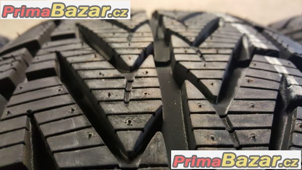 Nové, nepoužité  pneu Vredestein Wintrac Xtreme 215/65 r16 98H