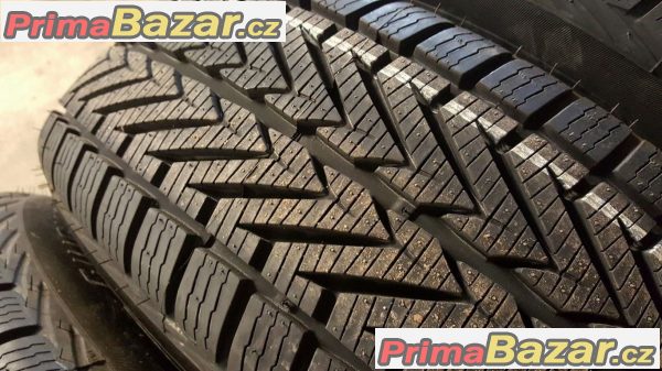 Nové, nepoužité  pneu Vredestein Wintrac Xtreme 215/65 r16 98H